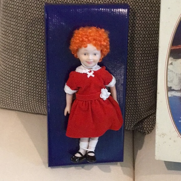 Doll. “ANNIE”. Genuine porcelain doll - Picture 5 of 7